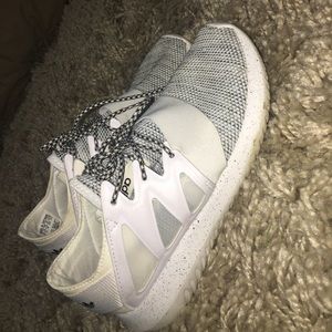 Adidas boost Women’s shoes size 5